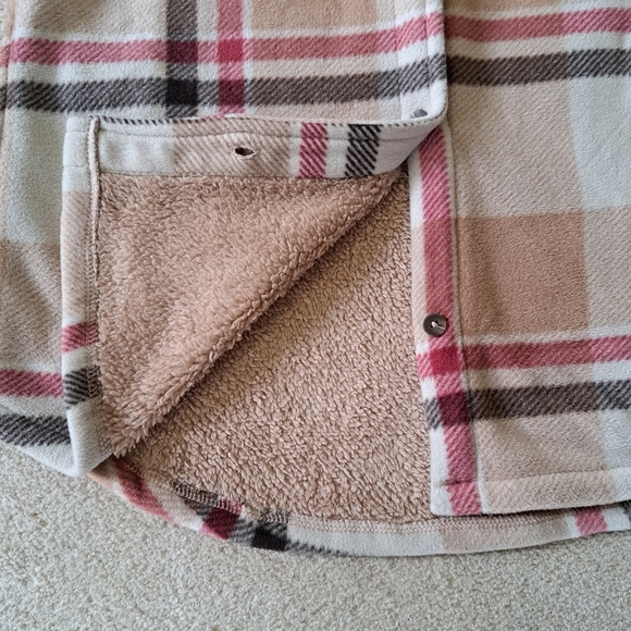 Realtree Plaid Shirt Jacket Women's Small Tan Brown Red Shacket Fleece NWOT - Picture 11 of 14